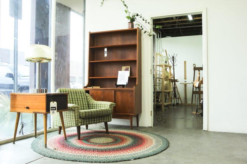 California: Loveseat Vintage Furniture Los Angeles