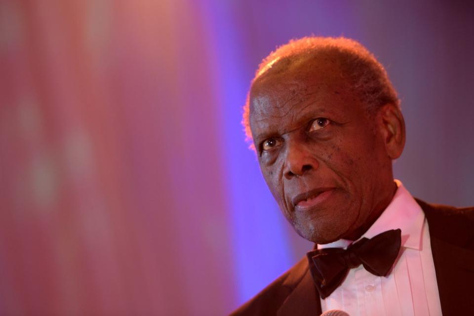 Ein echter Oscar-Pionier: Für seine Rolle in "Lilien auf dem Felde" wurde Sidney Poitier 1964 als erster Afroamerikaner als "Bester Hauptdarsteller" geehrt. Der Schauspieler und Regisseur starb am 6. Januar auf den Bahamas, er wurde 94 Jahre alt. (Bild: Jason Kempin/Getty Images for The Brigitte and Bobby Sherman Children's Foundation)