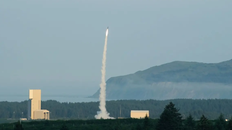 An Arrow 3 interceptor blasts off from the Pacific Spaceport Complex-Alaska (PSCA) in Kodiak, Alaska during a series of tests in July 2019. <em>MDA/IMDO</em>