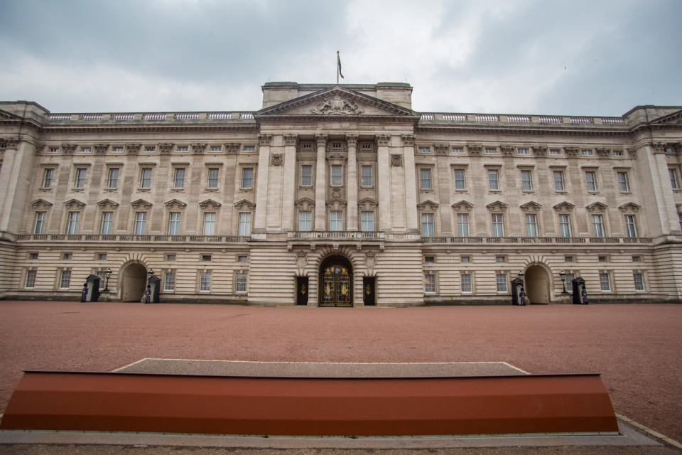 DER BUCKINGHAM-PALAST HAT EINEN EIGENEN GELDAUTOMATEN