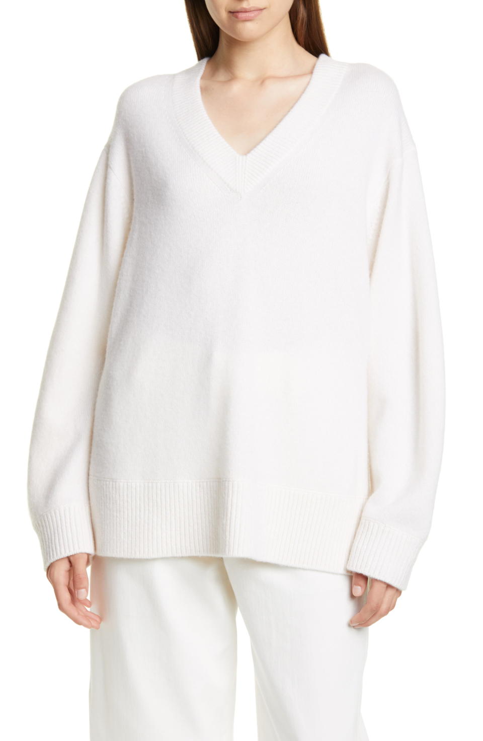 17) V-Neck Cashmere Tunic Sweater