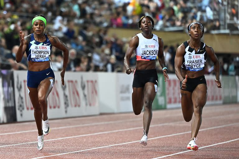 La llegada en Lausana: Fraser-Pryce supera a Elaine Thompson-Herah y Shericka Jackson, también jamaiquinas.