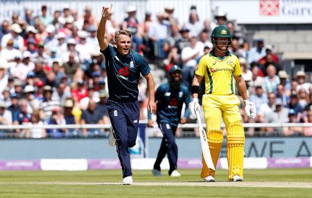 Cricket - England v Australia - Fifth One Day International - Emirates Old Trafford, Manchester, Britain - June 24, 2018 England's Sam Curran celebrates after the dismissal of Australia's Alex Carey Action Images via Reuters/Craig Brough