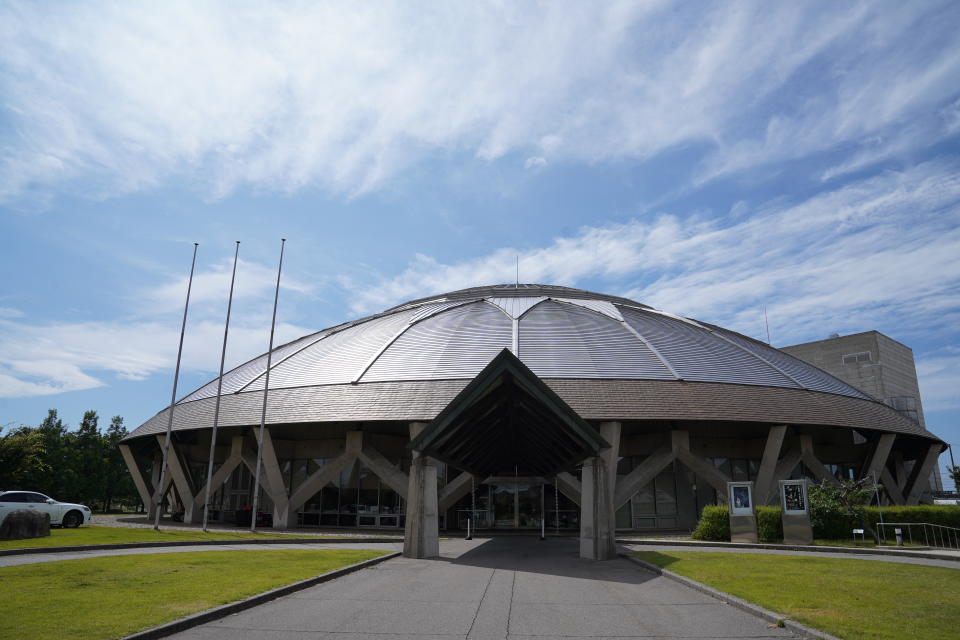 外型酷似飛碟的能登半島幽浮聖地「宇宙科學博物館COSMO ISLE羽咋」。