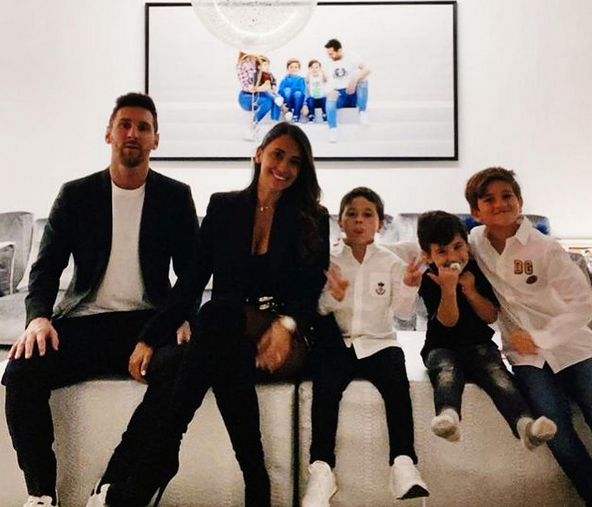 Pas d'écart pour Lionel Messi, qui a passé cette fête de fin d'année avec sa femme Antonella Roccuzzo et leurs trois enfants, Thiago, Matteo et Ciro.