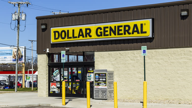 A Dollar General store 