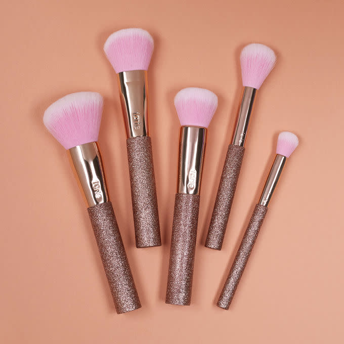 Goal Getters Contour Brush Set. Image via Tarte Cosmetics.