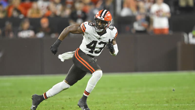 Cleveland Browns linebacker Mohamoud Diabate (43) defends during a preseason NFL football game against the Washington Commanders on Friday, Aug. 11, 2023, in Cleveland. Washington won 17-15. 