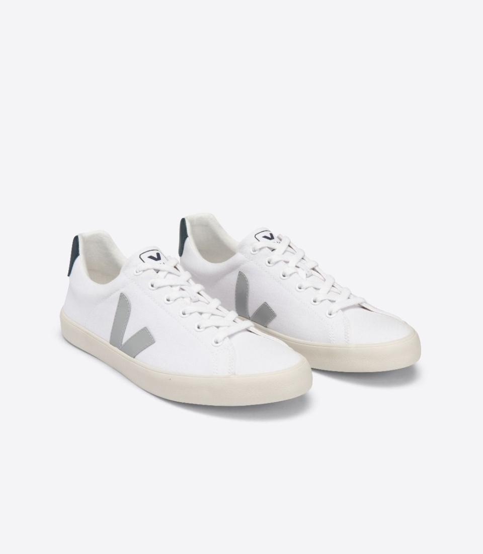 14) Esplar Se Canvas White Oxford