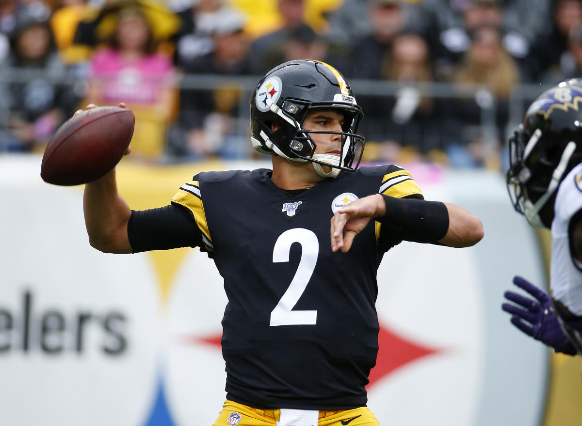 Look: Steelers players watch end of Ravens game on Heinz Field big