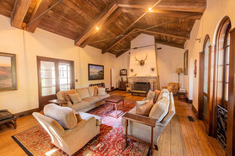 Living room at Lodge on Little St Simons Island