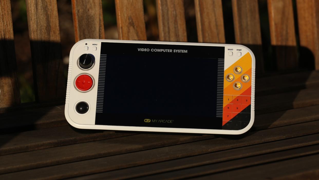  MyArcade Atari Gamestation Portable. 