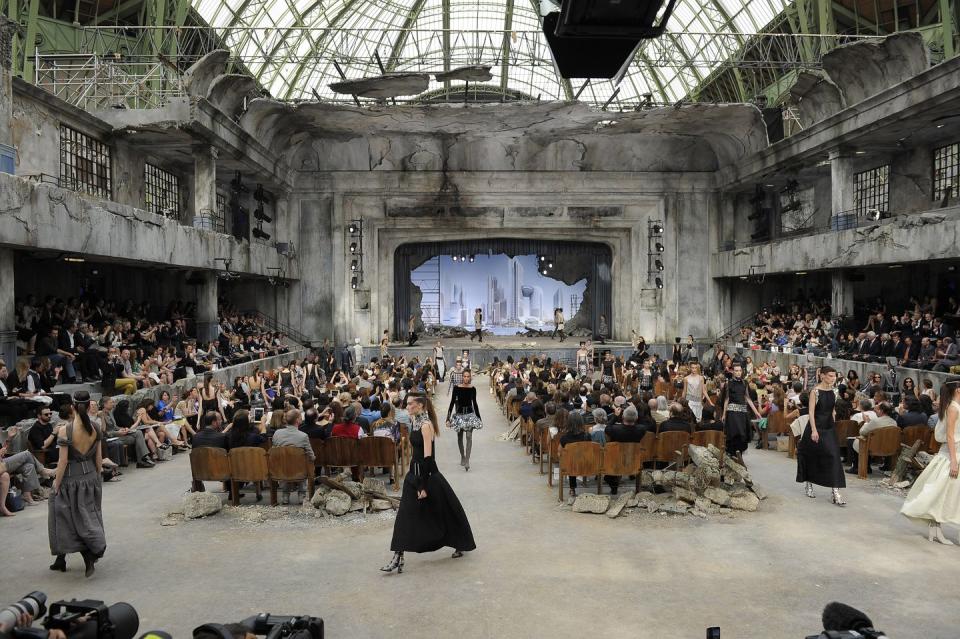 <p>Chanel Haute Couture Fall 2013</p>