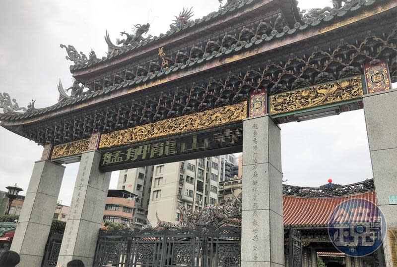 台北龍山寺昨下午驚傳有一名香港女學生陳屍在女廁中。（資料照）