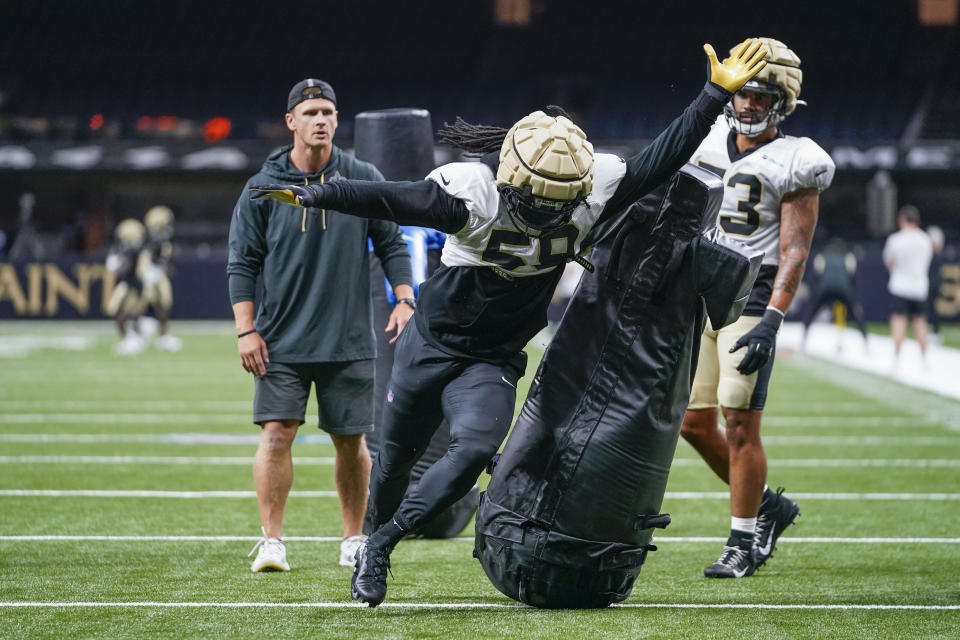 New Orleans Saints newly signed linebacker Jaylon Smith works out with the team at the NFL team's football training camp in the Caesars Superdome in New Orleans, Friday, Aug. 11, 2023. (AP Photo/Gerald Herbert)