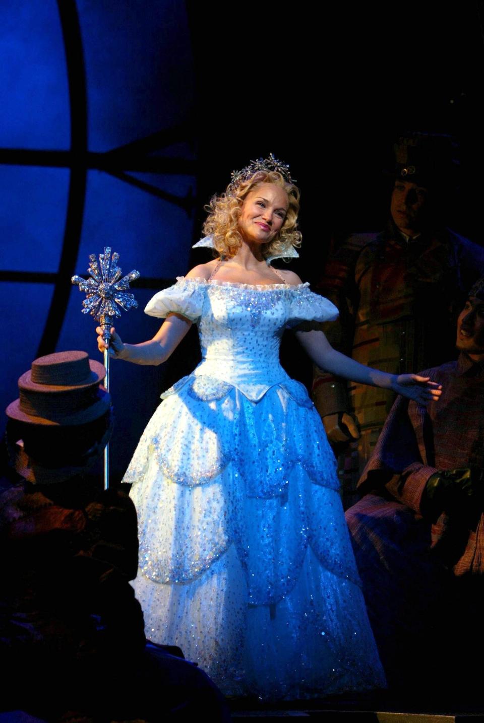 Kristin Chenoweth in a scene from the theatrical stage production of Wicked, a new musical by Stephen Schwartz and Winnie Holzman based on the novel by Gregory Maguire. Directed by Joe Mantello with musical staging by Wayne Cilento. --- DATE TAKEN: rec. 10/03  By Joan Marcus  NoCredit        HO      - handout ORG XMIT: ZX8005