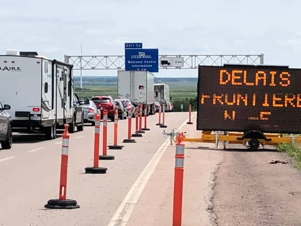 A new travel application process for anyone trying to enter Nova Scotia will come into effect on Friday at 8 a.m. (Serge Clavet/Radio Canada - image credit)