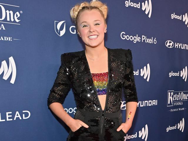 JoJo Siwa shows off her athletic side while playing in MLB All