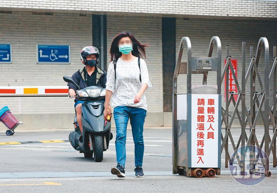 05/01 14:42，林女（圖）在勞動節當天下午離開食藥署，搭乘高鐵前往台中與吳男碰面。