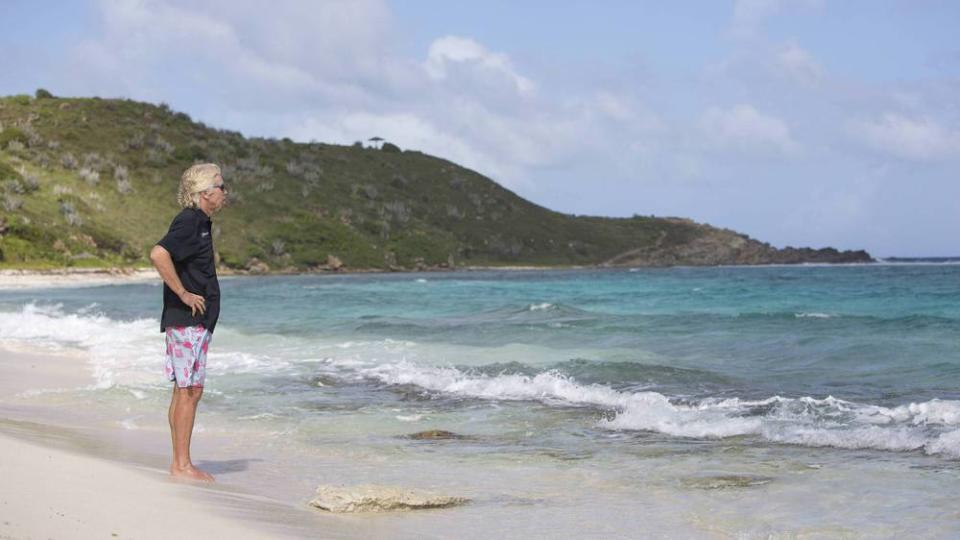 Richard Branson ist der wohl bekannteste Inselbesitzer - hier am Strand seiner "Necker Island"