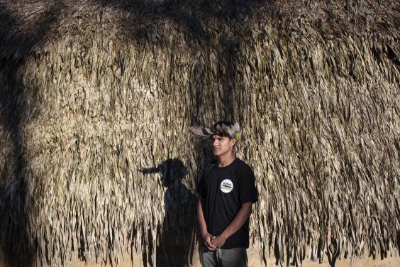 Bitaté Uru-Eu-Wau-Wau on his tribe’s land in northern Brazil last year (Marizilda Cruppe / WWF-UK)