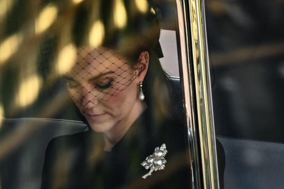 Meghan Markle Was Seen Tearing Up During Queen Elizabeth's Funeral