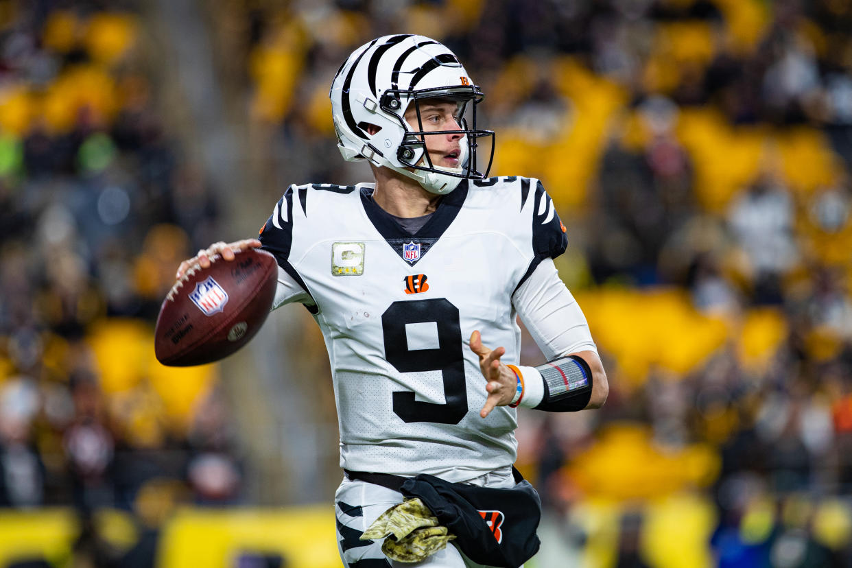 Cincinnati Bengals quarterback Joe Burrow (9) 