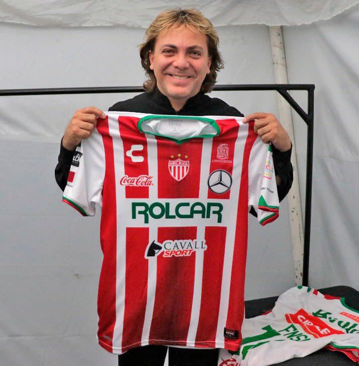 Cristian Castro con la camiseta del Necaxa. Foto: @ClubNecaxa