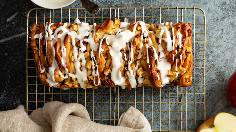 Pull-apart bread with frosting