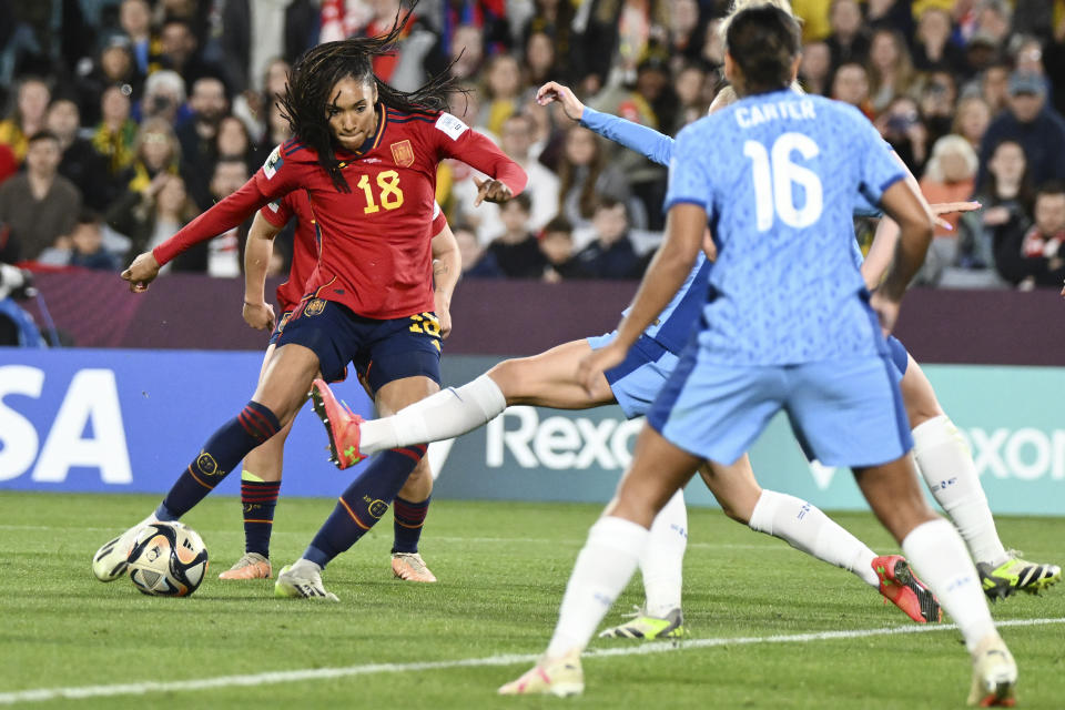 Spain's Salma Paralluelo tris to score a goal during the Women's World Cup soccer final between Spain and England at Stadium Australia in Sydney, Australia, Sunday, Aug. 20, 2023. (AP Photo/Steve Markham)