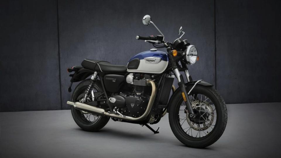 英國品牌凱旋Triumph Bonneville T100，官網顯示價格為67.5萬。（圖片來源／Triumph）