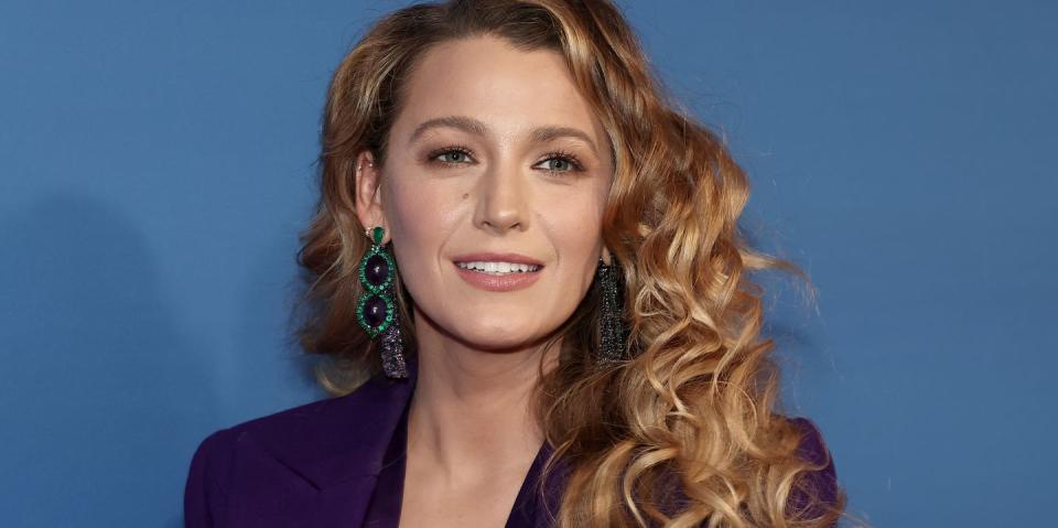 blake lively side pony tail