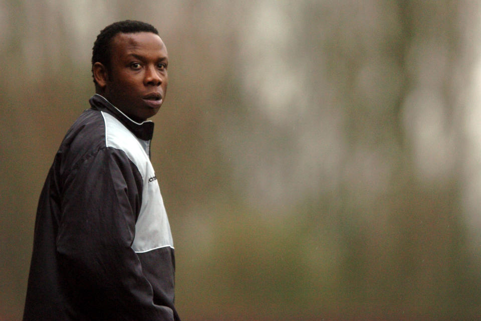 Leroy Rosenior war für ganze zehn Minuten Trainer von Torquay United. In dieser Zeit wechselte der Besitzer des Klubs und damit auch der Trainer.