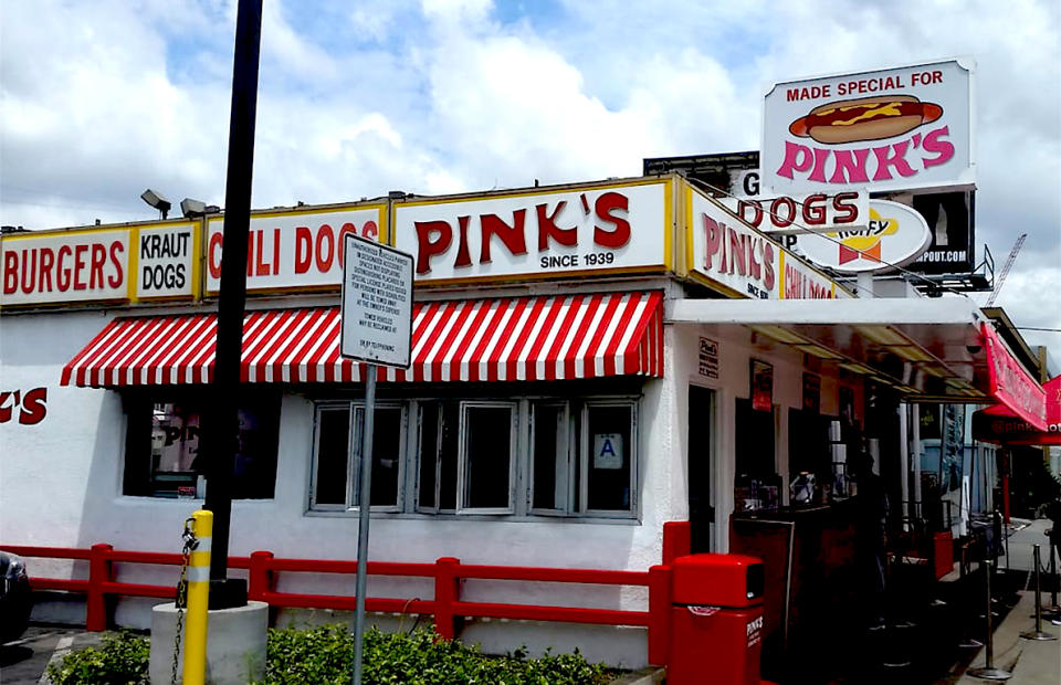 Pink’s Hot Dogs (Los Angeles, California)