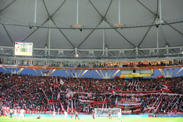 Hace un mes, en La Plata, jugaron Independiente y Lanús por la Copa Argentina, con las dos hinchadas