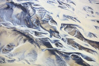 <p>Stunning birds eye photos of the glacial rivers in Iceland. (Photo: Jassen Todorov/Caters News) </p>