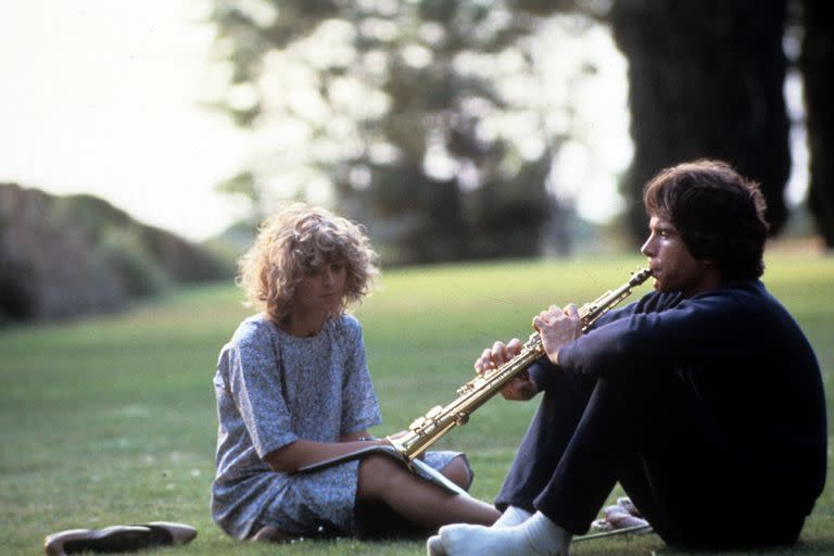 Julie Christie y Warren Beatty en una escena de El cielo puede esperar (1978)
