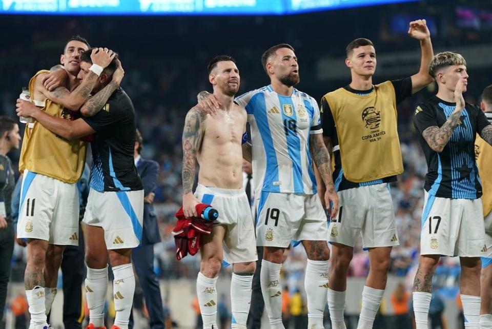 Leo Messi junto a la Selección Argentina en la semifinal de la Copa América