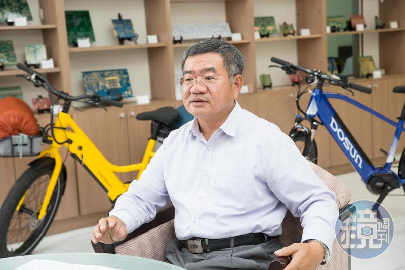 邑昇董事長簡榮坤對E-Bike產業以及自有品牌DOSUBN信心滿滿，他透露目前公司營收PCB占7成、車燈近三成，整車品牌雖還是個位數，但今年預計該營收占比可上升至1成。