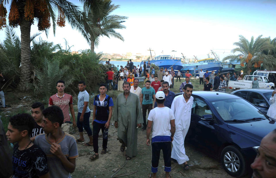 Migrants rescued from boat capsized off Egyptian coast