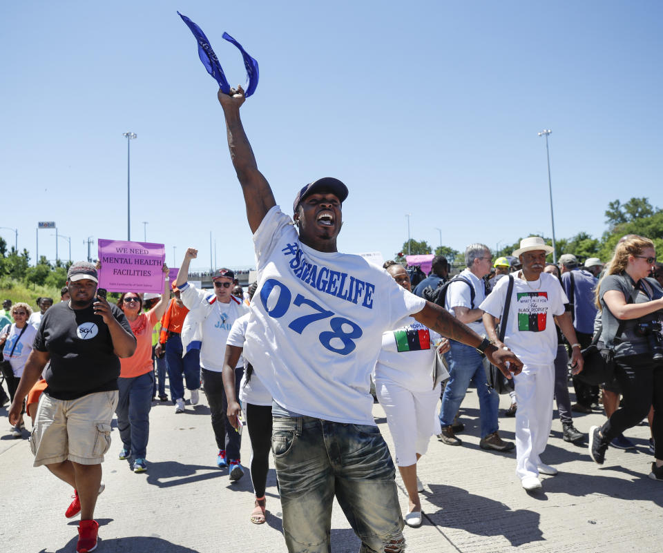 Activists block major freeway to protest gun violence in Chicago