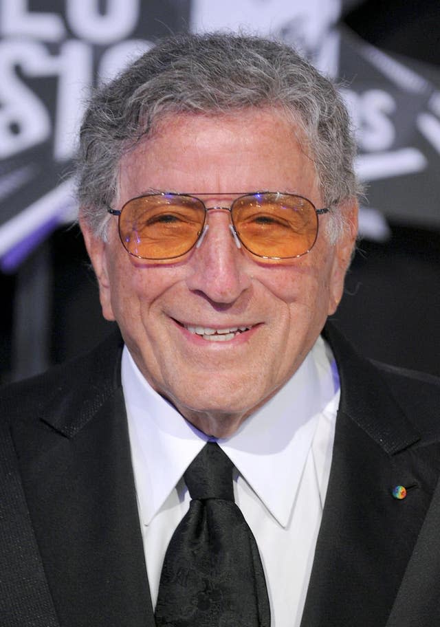 Crooner Tony Bennett retires from performing