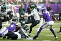 New York Jets place kicker Greg Zuerlein (6) kicks a 48-yard field goal during the first half of an NFL football game against the Minnesota Vikings, Sunday, Dec. 4, 2022, in Minneapolis. (AP Photo/Bruce Kluckhohn)