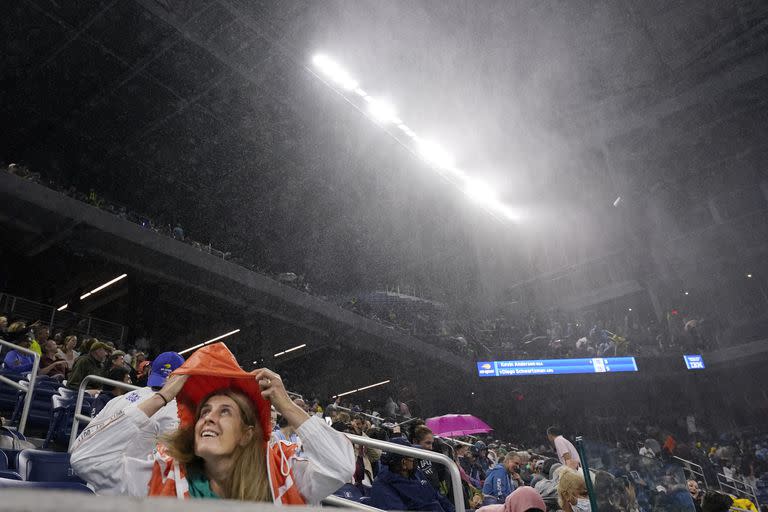 Llueve en el estadio techado: una jornada atípica en el US Open