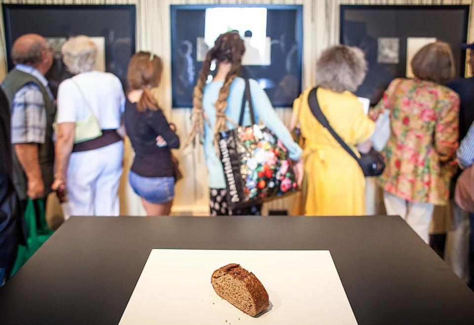 A piece of bread, equivalent of a daily food ration in the Warsaw Ghetto, displayed during a commemoration of residents’ suffering in the ghetto. <a href="https://www.gettyimages.com/detail/news-photo/piece-of-bread-equivalent-of-a-daily-food-ration-in-the-news-photo/149037070?adppopup=true" rel="nofollow noopener" target="_blank" data-ylk="slk:Wojtek Radwanski/AFP via GettyImages;elm:context_link;itc:0;sec:content-canvas" class="link ">Wojtek Radwanski/AFP via GettyImages</a>