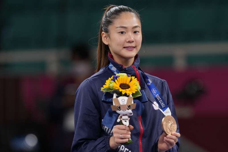 2021年8月5日，東京奧運，台灣代表隊空手道選手文姿云勇奪銅牌（AP）