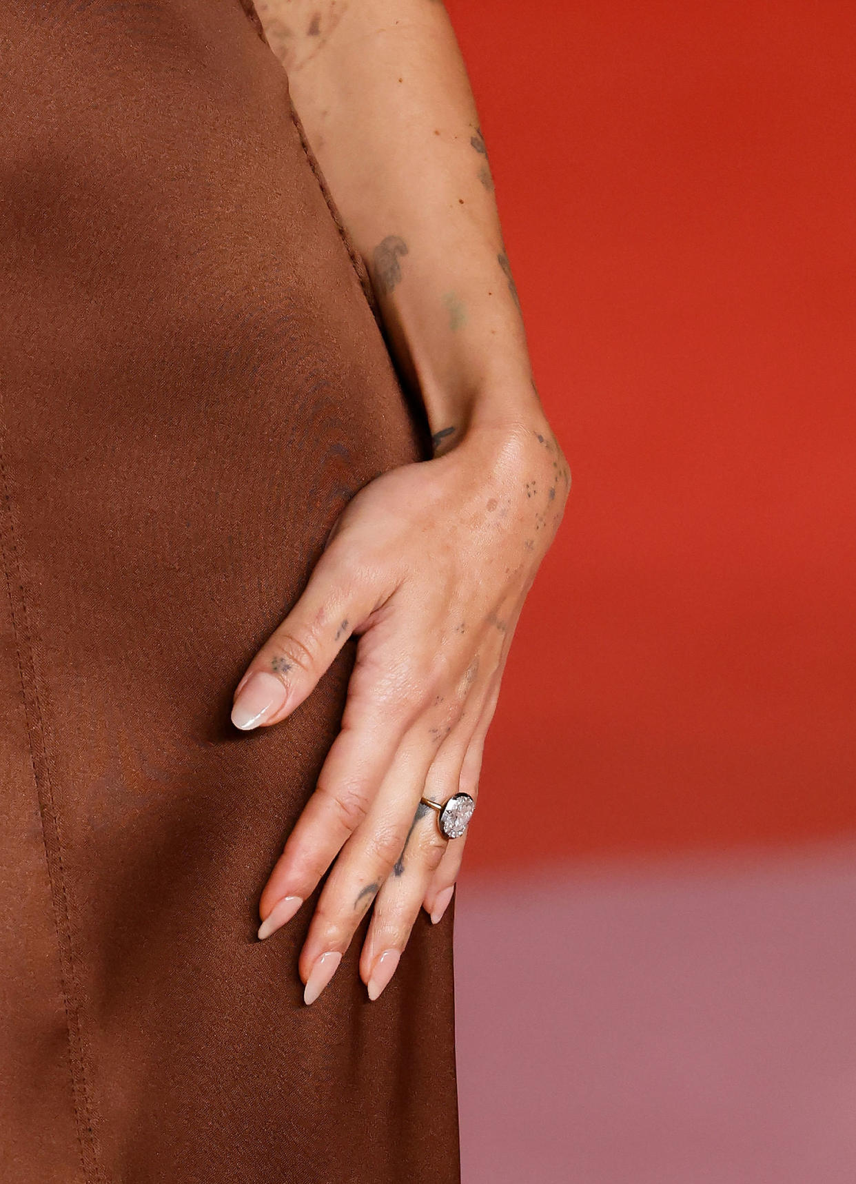 Zoe Kravitz ring on her finger (Taylor Hill / WireImage)