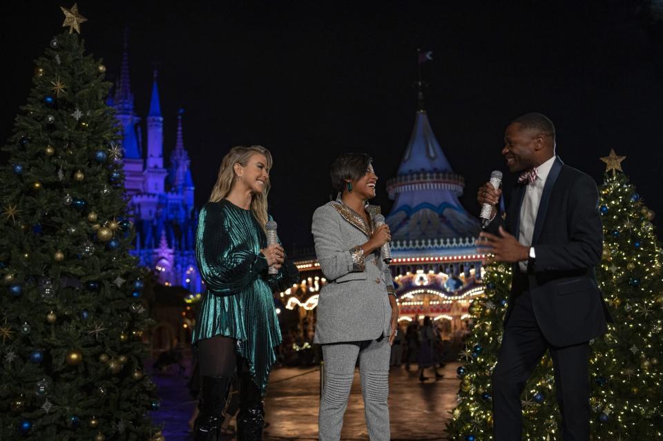 The Wonderful World of Disney: Magical Holiday Celebration 2021 Marco French