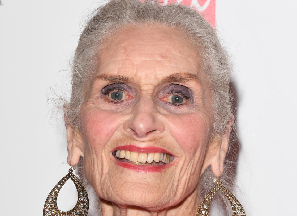 Ist gut gebucht und denkt nicht ans Aufhören: Topmodel Daphne Selfe mit 90 Jahren. (Bild: Getty Images)