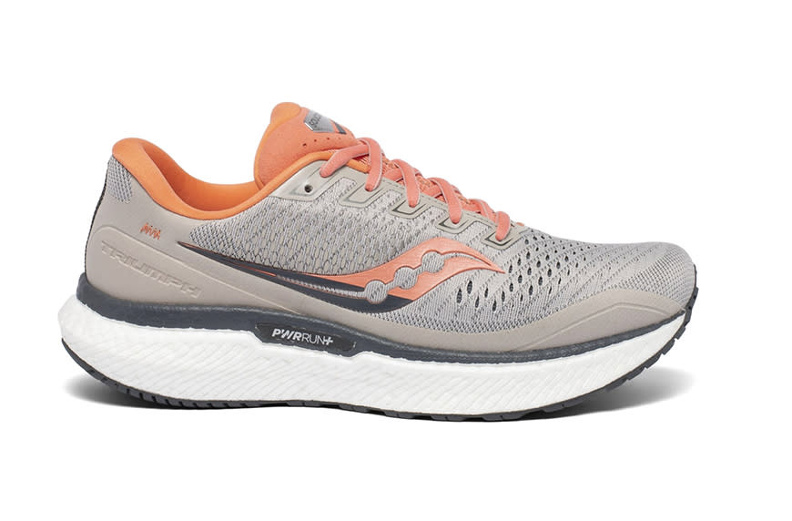 Saucony Women's Triumph 18, running shoe width